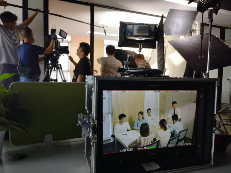 衢州TVC拍摄公司：科技产品视觉化大师，诠释未来感与功能美学